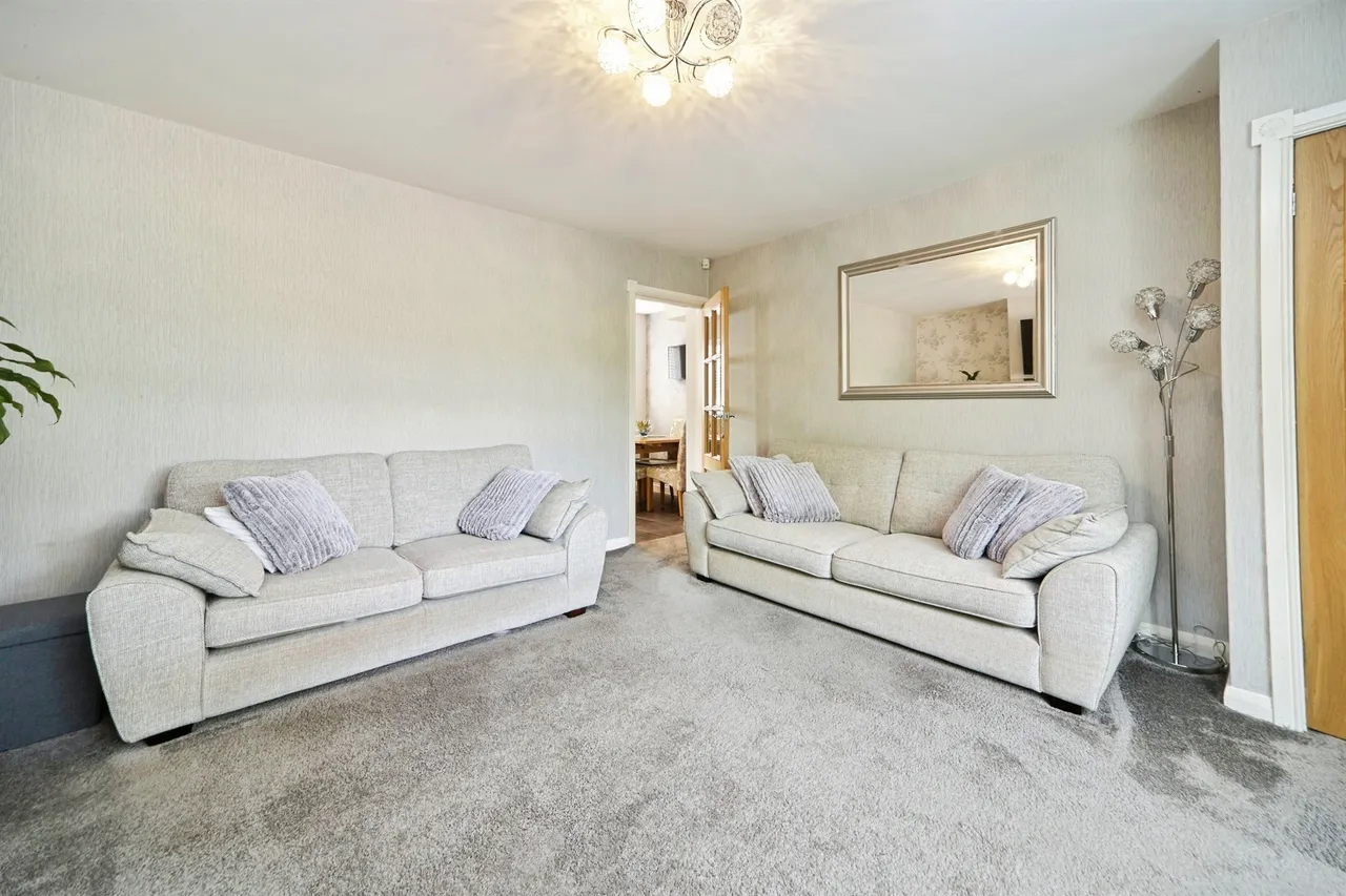 Wykebeck Valley Road, Leeds, photo 5