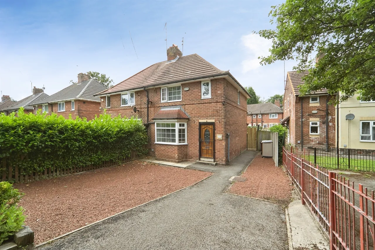 3 bed house for sale — Wykebeck Valley Road, Leeds