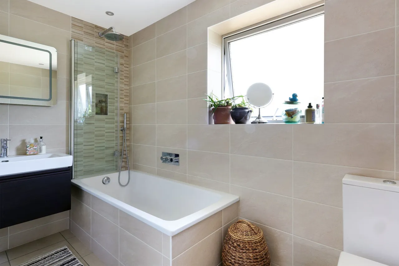 Charlton Drive, Charlton Kings, GL53, photo 11