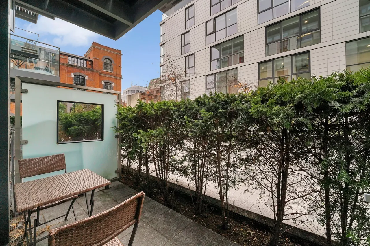Times Square, Goodmans Fields, E1, photo 14