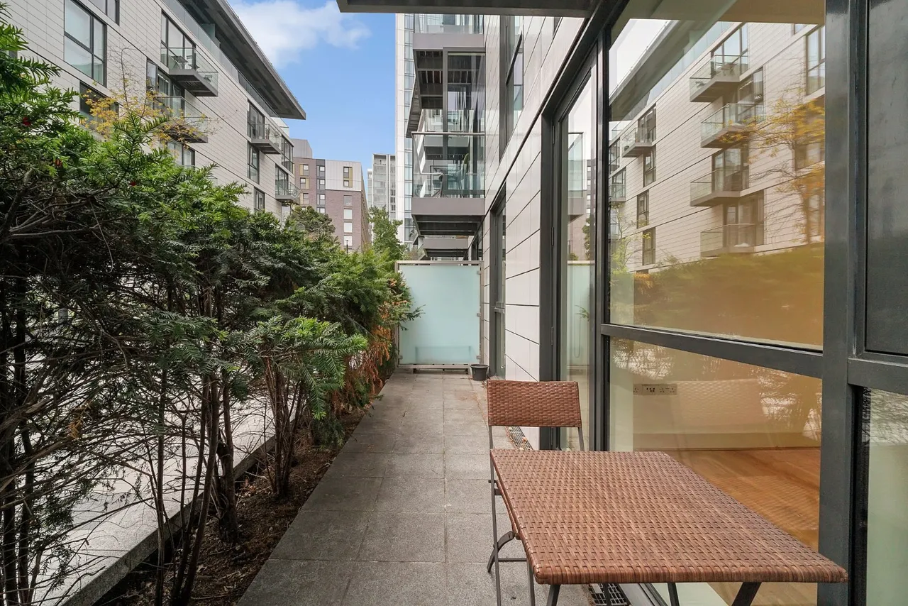 Times Square, Goodmans Fields, E1, photo 15