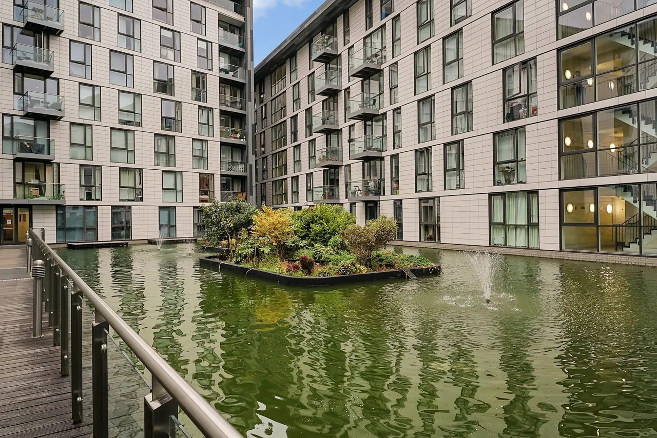 1 bed flat to rent, Times Square, Goodmans Fields, E1