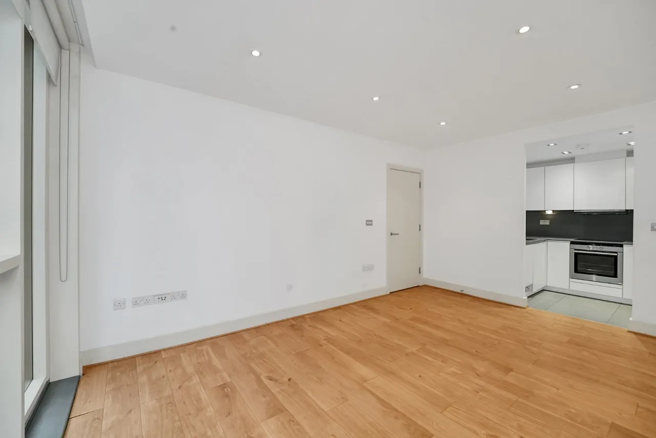 Times Square, Goodmans Fields, E1, photo 5