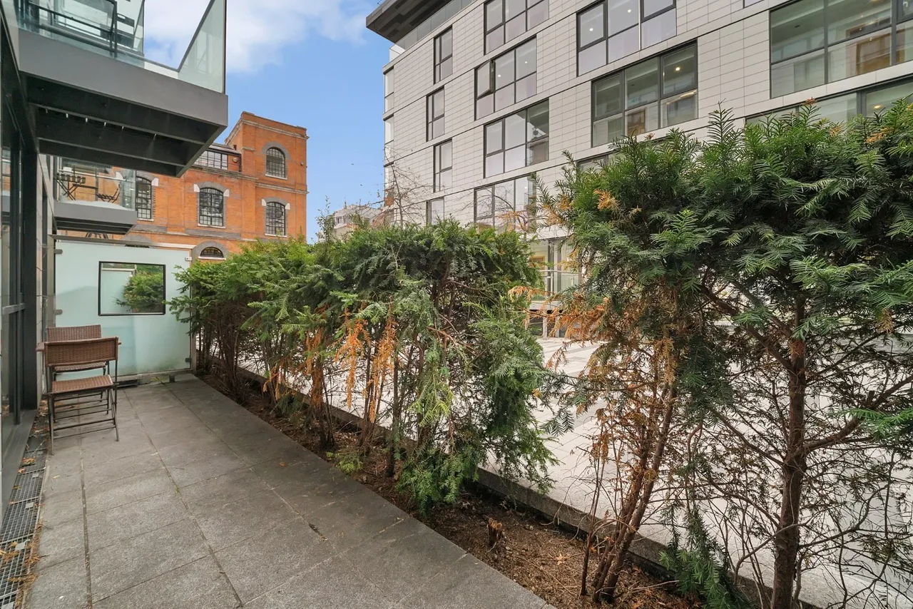 Times Square, Goodmans Fields, E1, photo 13