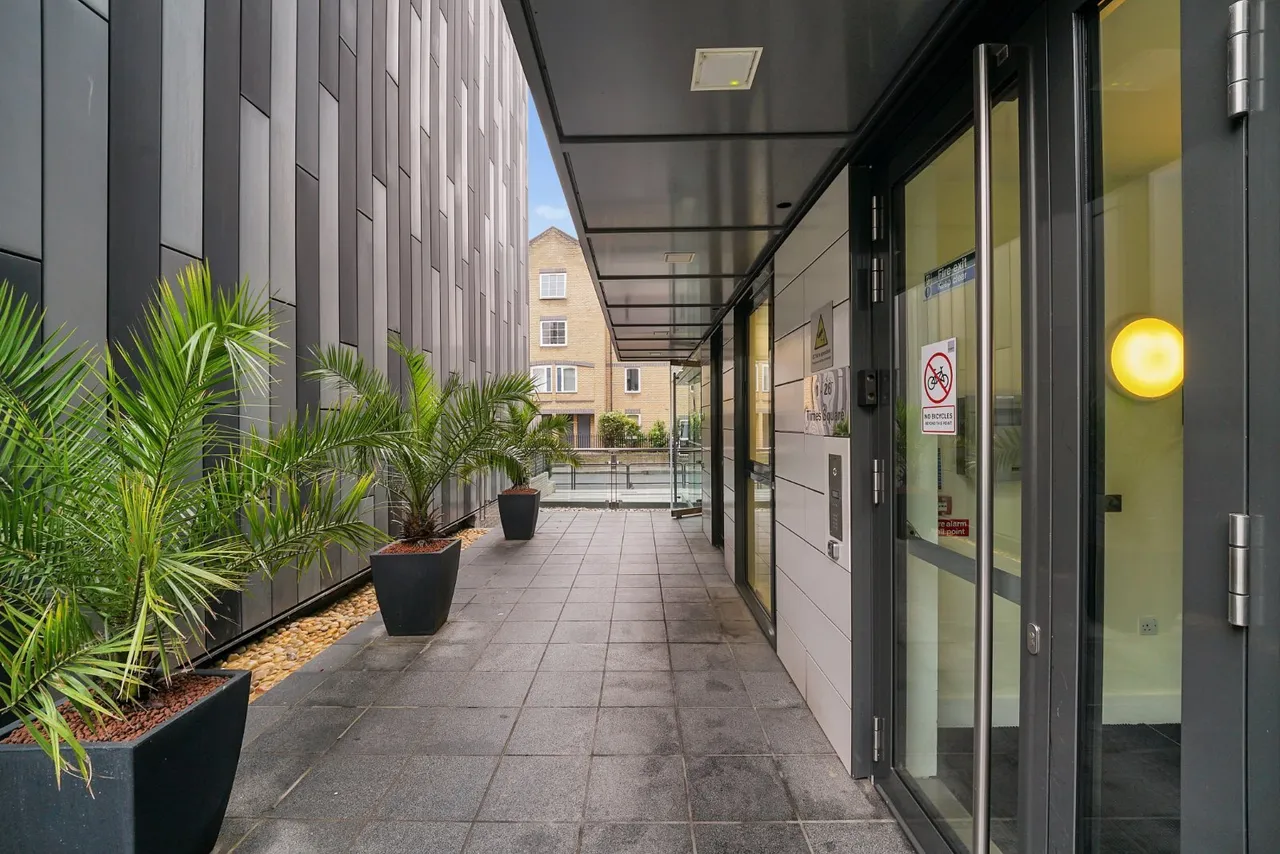 Times Square, Goodmans Fields, E1, photo 22