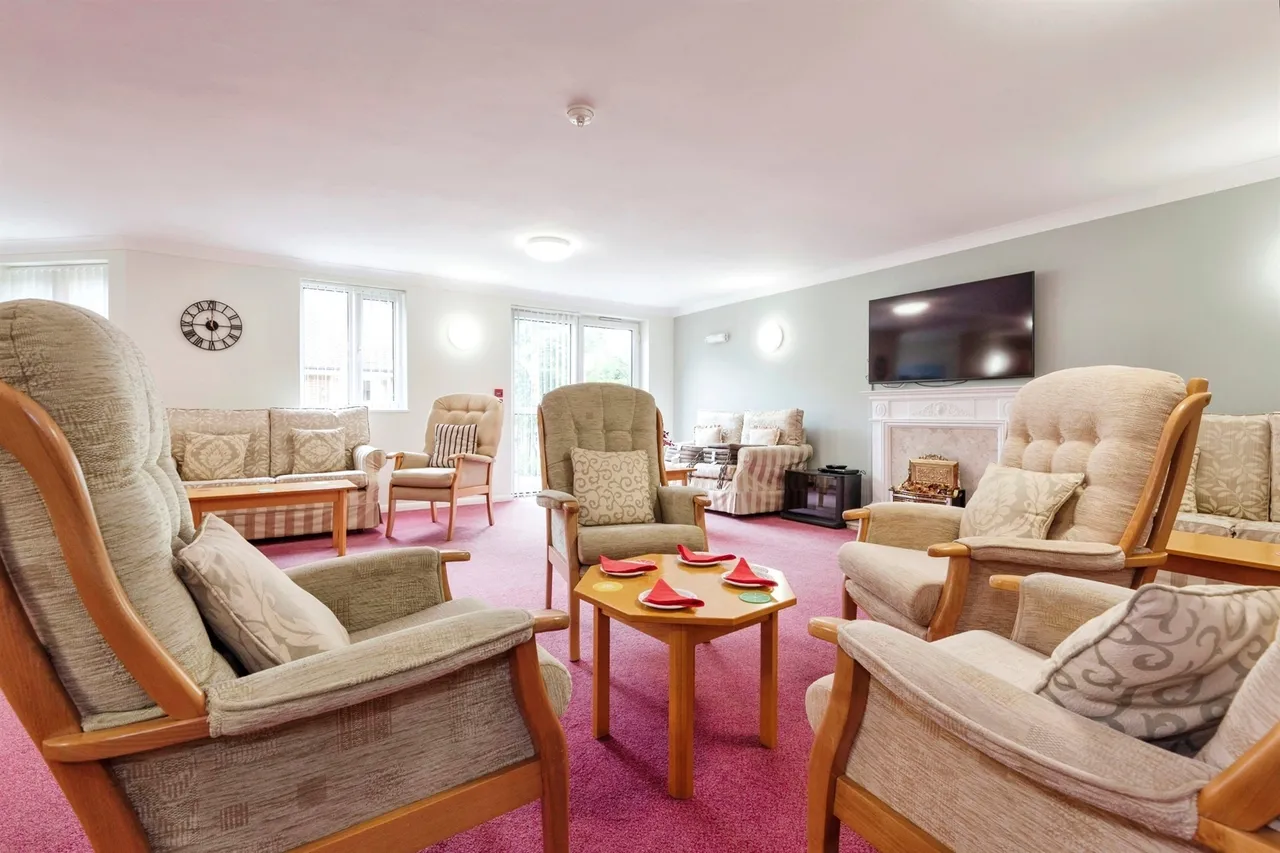 Collingwood Court, Royston, photo 9