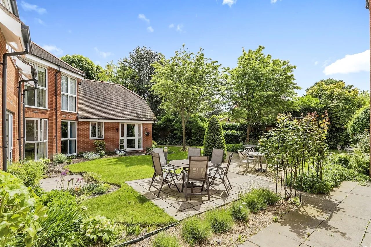 Collingwood Court, Royston, photo 12
