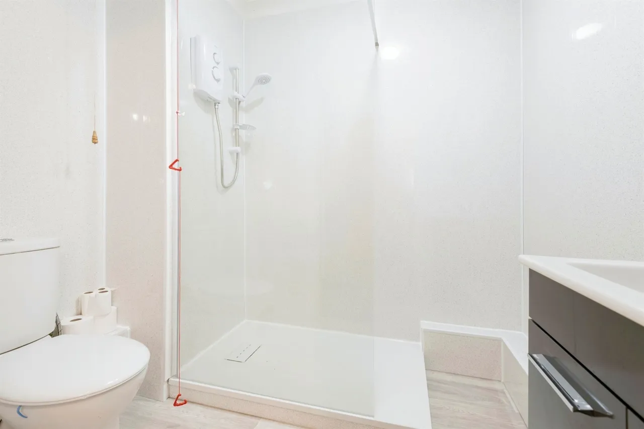 Collingwood Court, Royston, photo 8