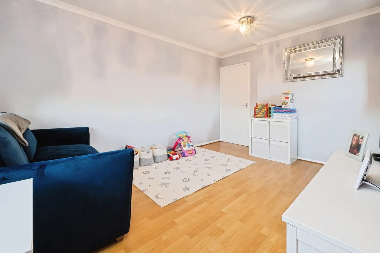 Orchid Close, Abridge, Romford, Essex, RM4, photo 4