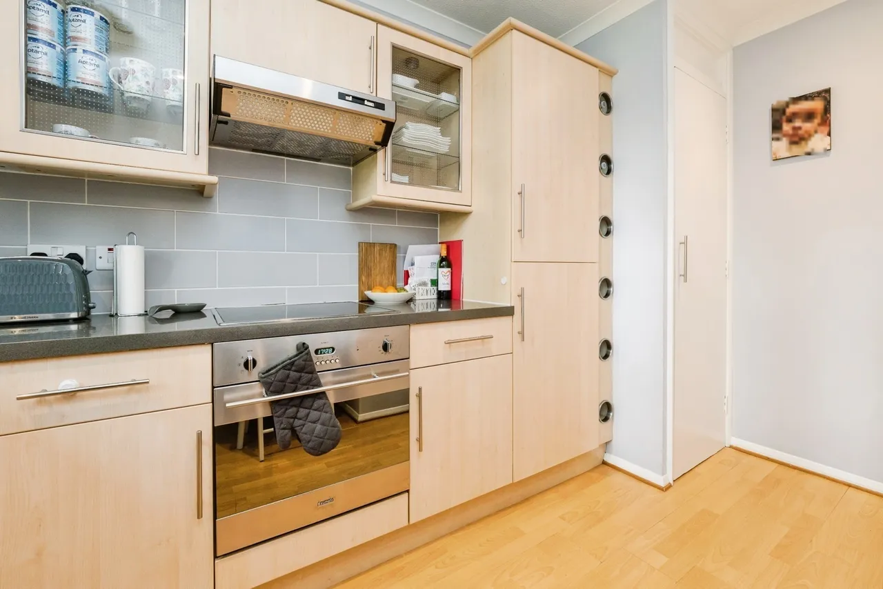Orchid Close, Abridge, Romford, Essex, RM4, photo 5
