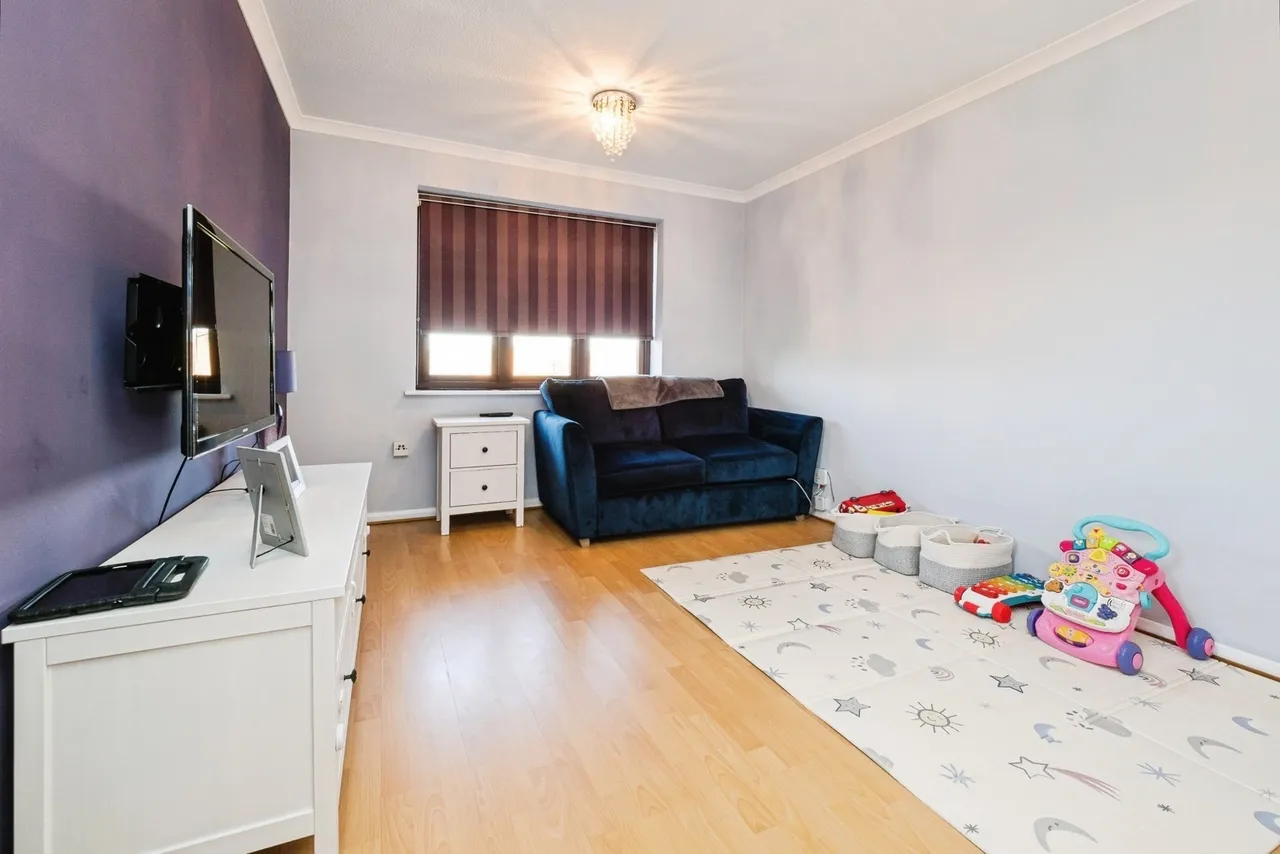 Orchid Close, Abridge, Romford, Essex, RM4, photo 8