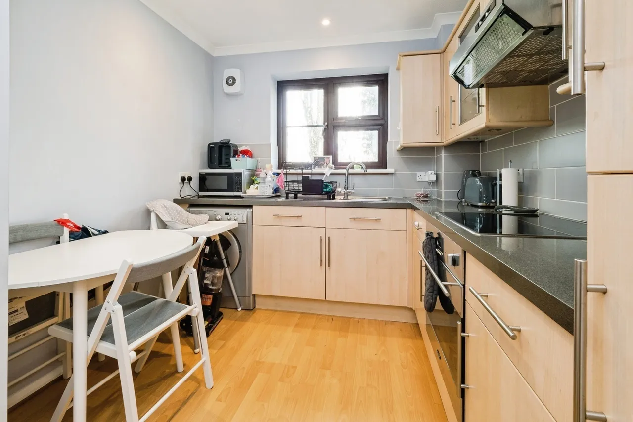 Orchid Close, Abridge, Romford, Essex, RM4, photo 3