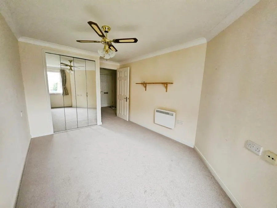 Millfield Court, Crawley, RH11, photo 3