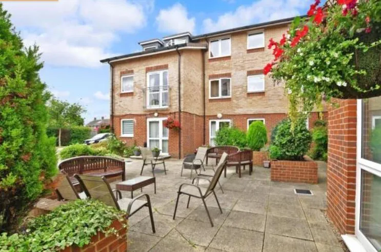 Millfield Court, Crawley, RH11, photo 10