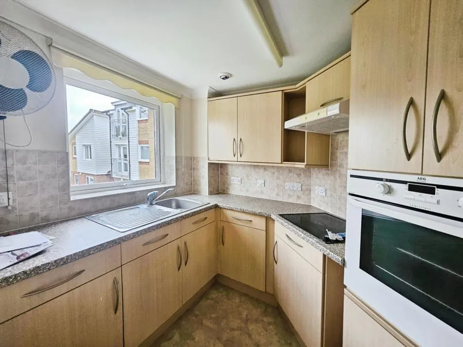 Millfield Court, Crawley, RH11, photo 4