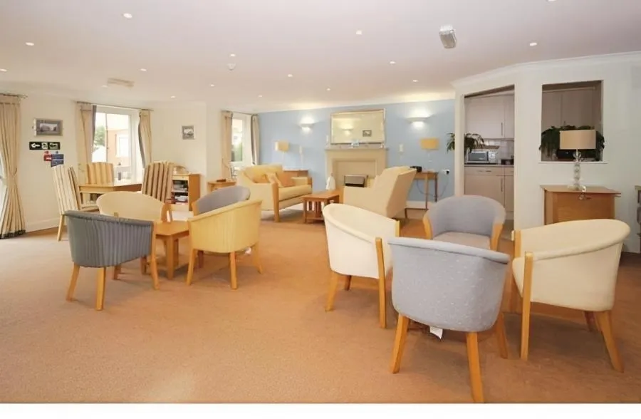 Millfield Court, Crawley, RH11, photo 8