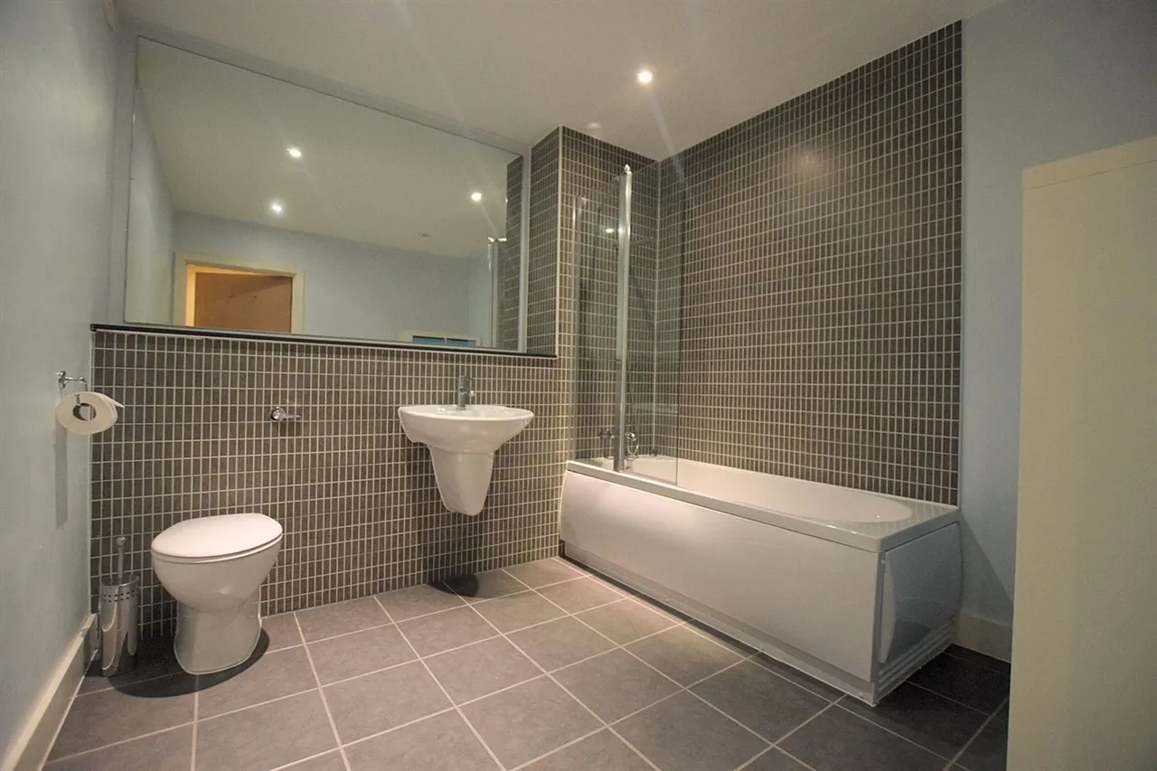 Larke Rise, Manchester, photo 4