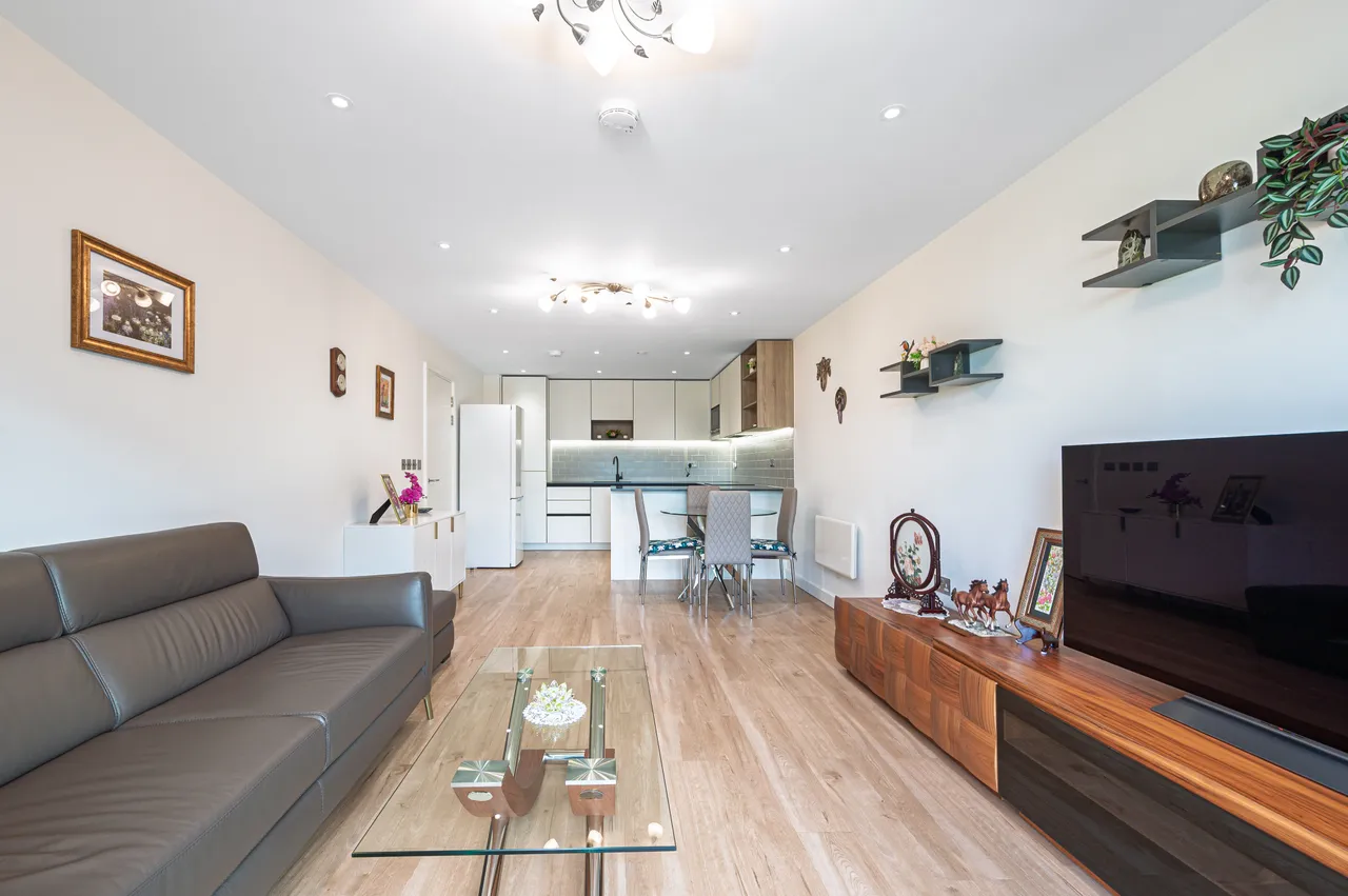 London, NW9, photo 3