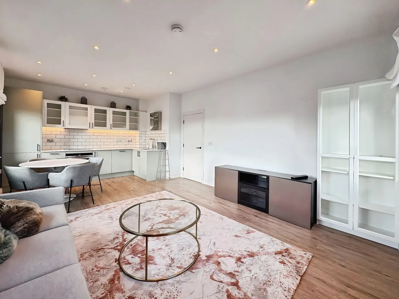 Pembroke Broadway, Camberley, GU15, photo 4