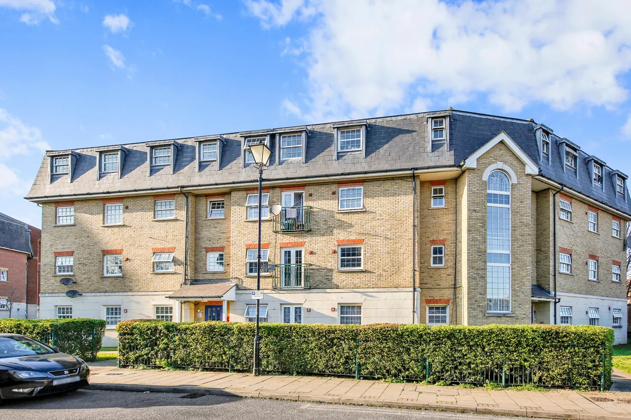 2 bed property for sale — 141 Queensberry Place, Newham, London, Greater London, E12 6UW