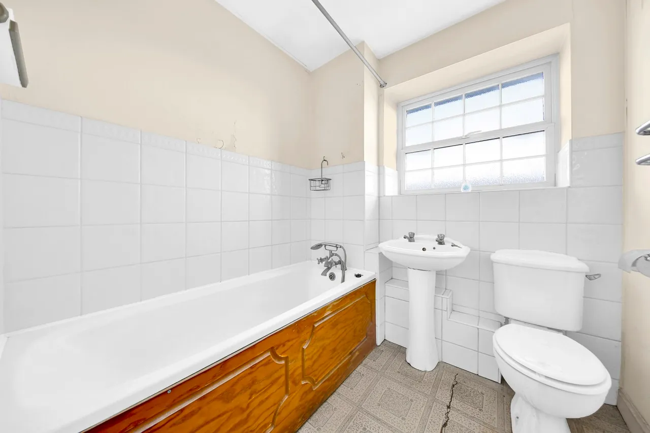 141 Queensberry Place, Newham, London, Greater London, E12 6UW, photo 4