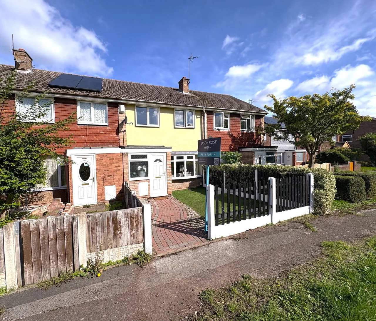 3 bed house for sale, Johnson Close, Rugeley, WS15