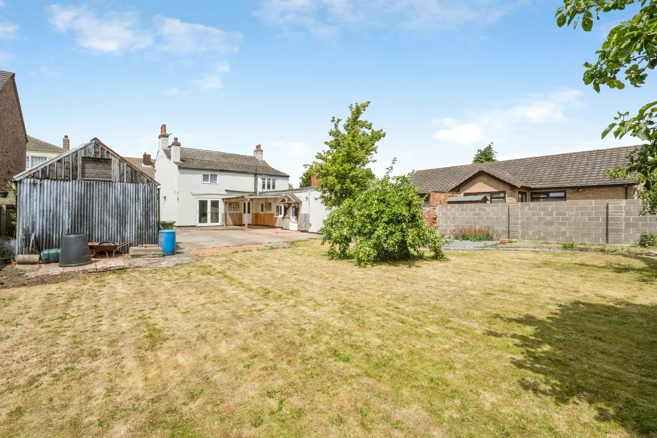 High Street, Burringham, DN17, photo 17