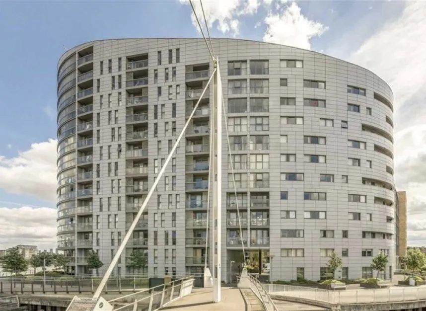 2 bed flat to rent, Dowells Street, Greenwich, SE10