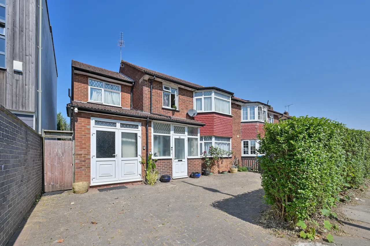 7 bed house for sale — 92 The Mall, Harrow