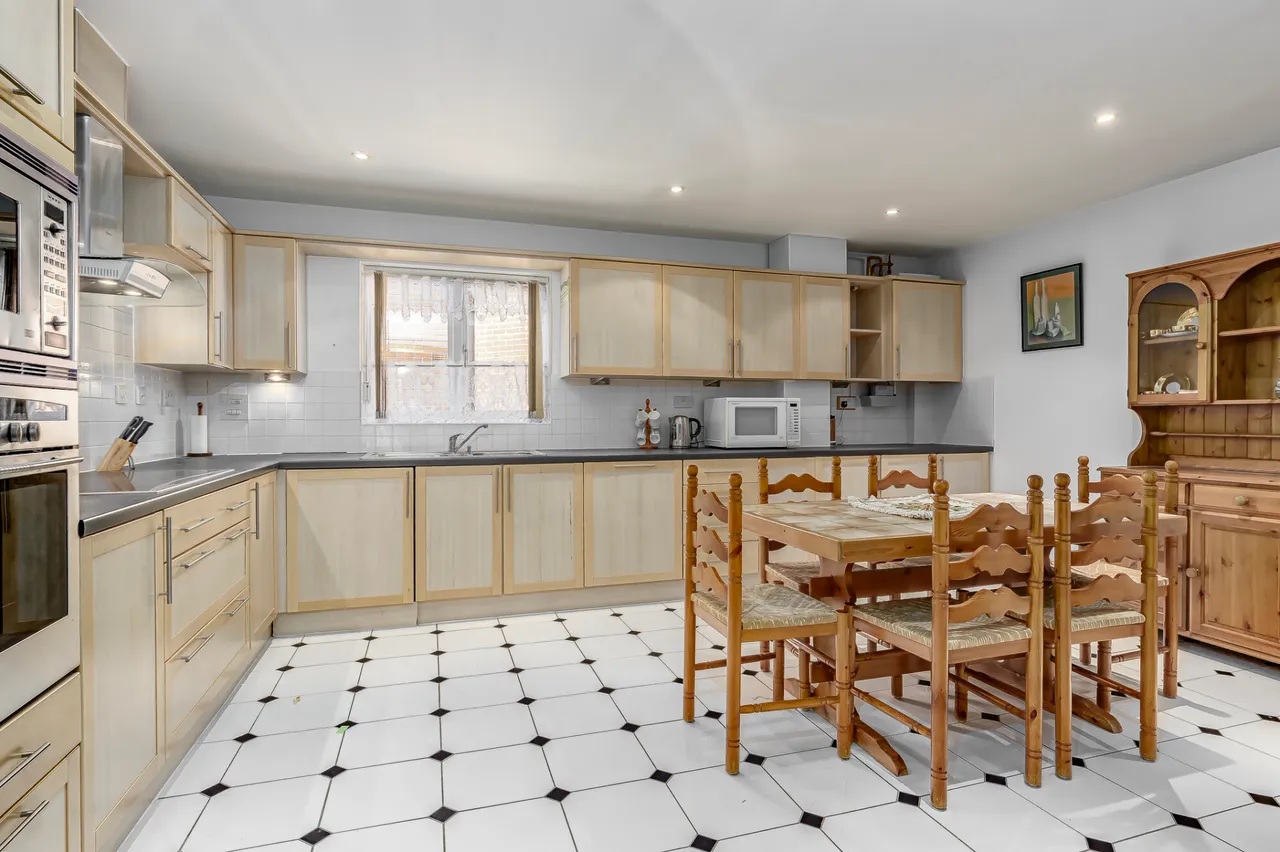 Warberry Park Gardens, Tunbridge Wells, Kent, TN4 8GJ, photo 6