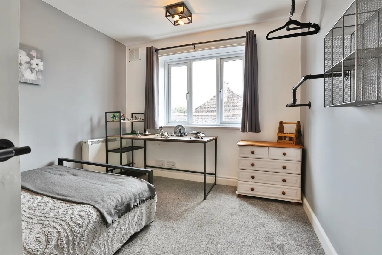Castle Lane East, Bournemouth, photo 9