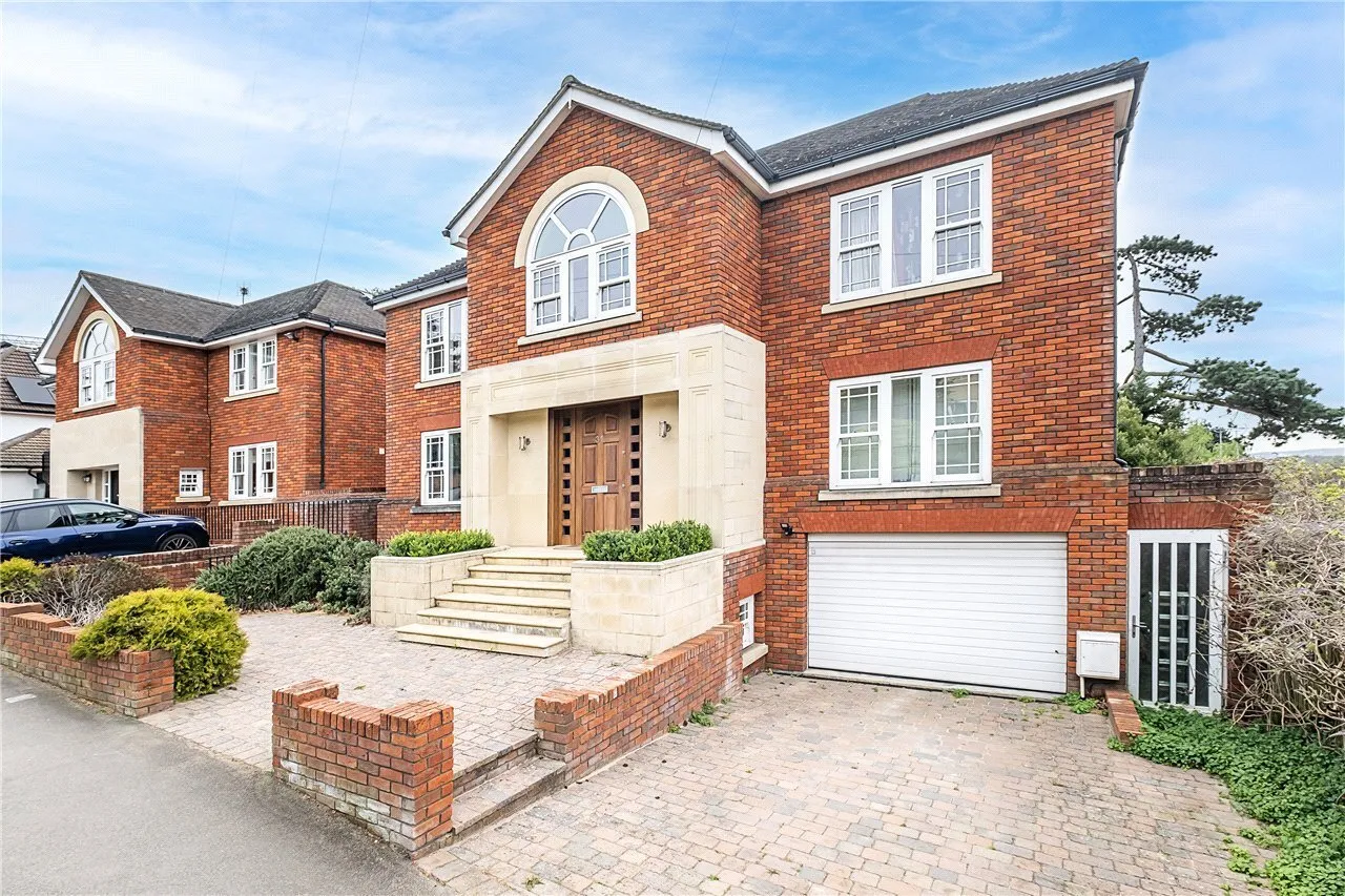 6 bed house for sale — Cottenham Park Road, London, SW20