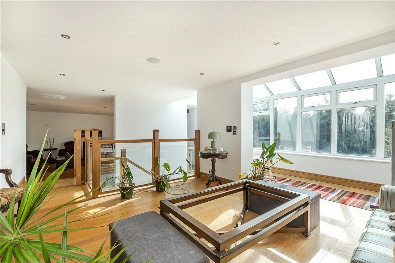 Cottenham Park Road, London, SW20, photo 7