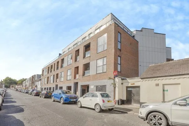 2 bed flat for sale, Sanderstead Road, South Croydon, CR2