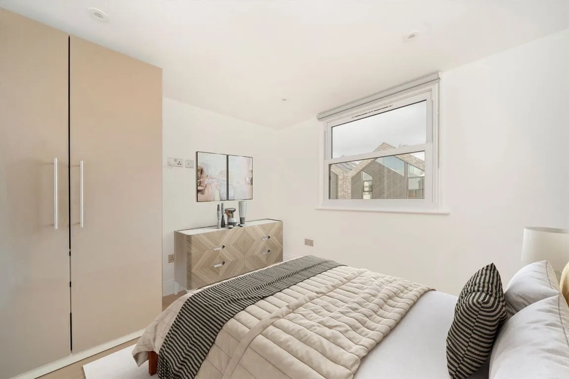 Somerset Road, W4, photo 5
