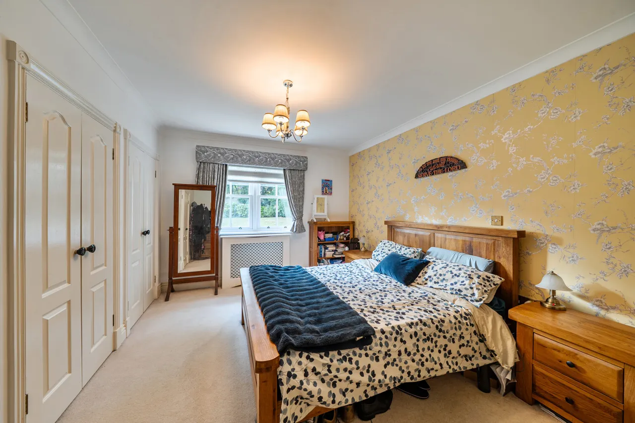 Ducks Hill Road, Northwood, HA6, photo 13