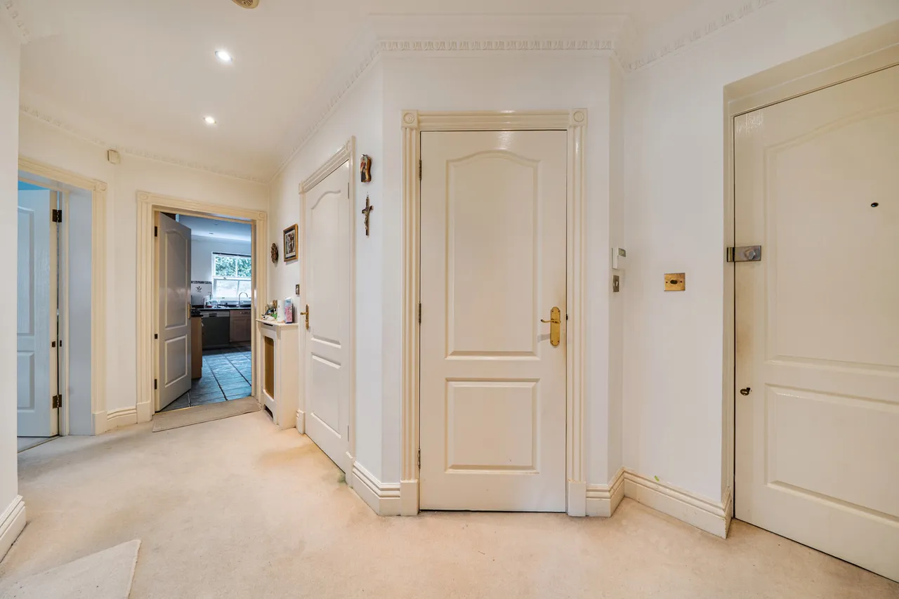 Ducks Hill Road, Northwood, HA6, photo 18