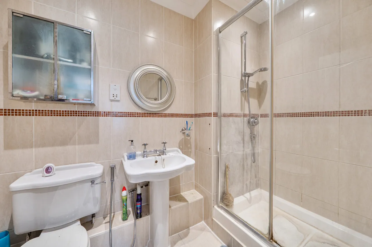 Ducks Hill Road, Northwood, HA6, photo 7