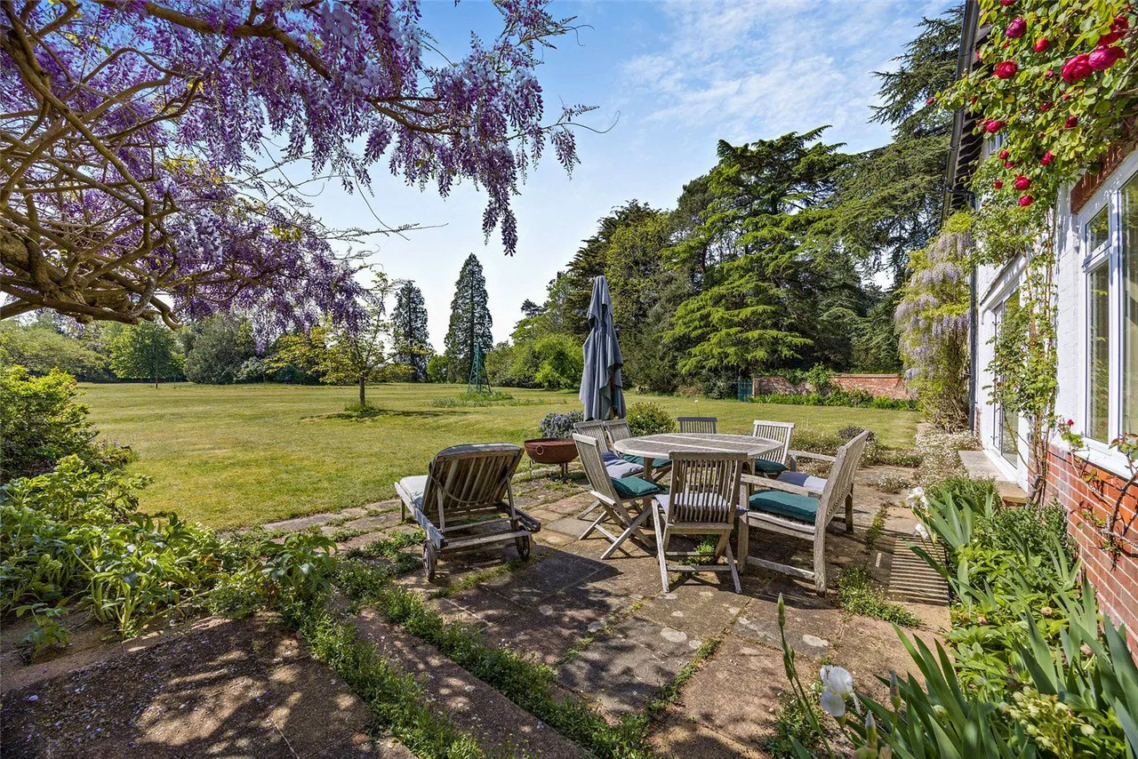 Upper Woolhampton, Reading, Berkshire, RG7 5UA, photo 4