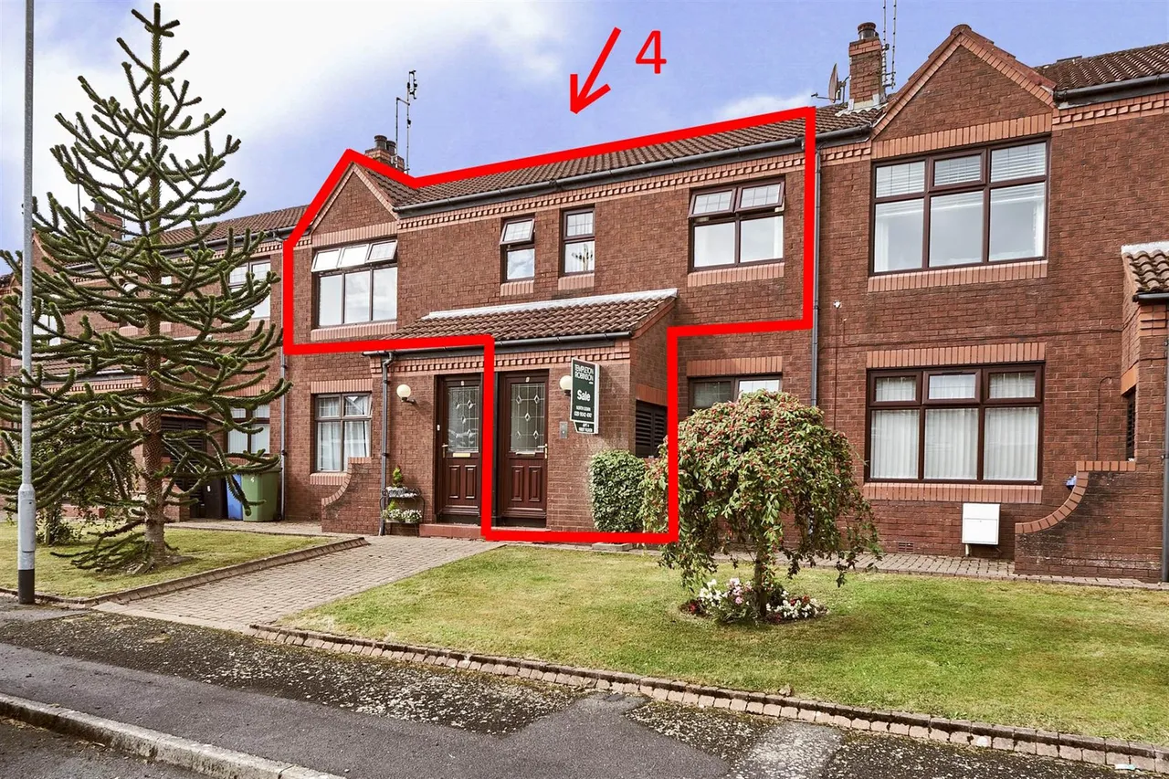 3 bed flat for sale, Windmill Court, Ballyholme, BT20