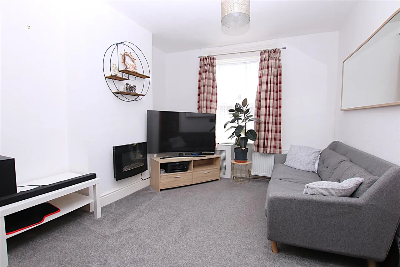Thirlestane Road, Far Cotton, photo 2