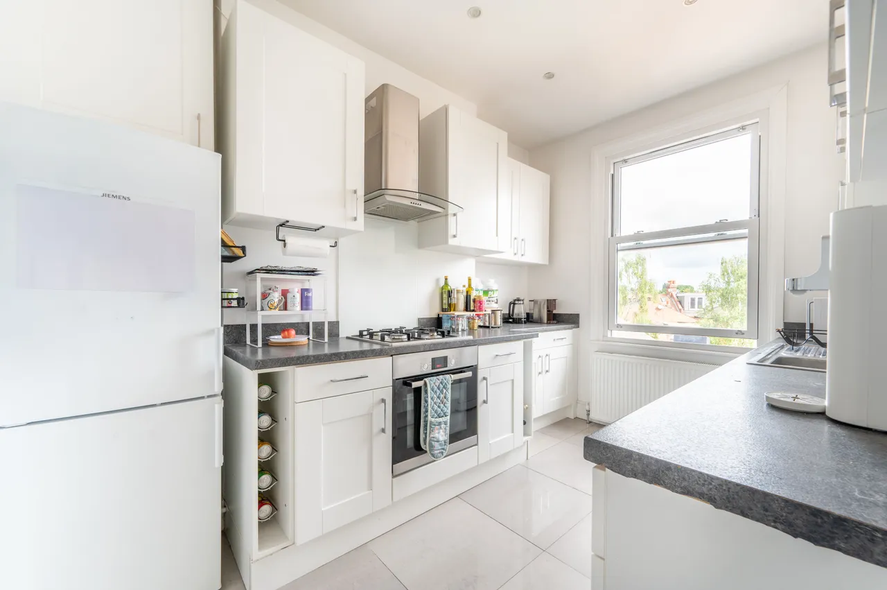 98b Mora Road, London, photo 3