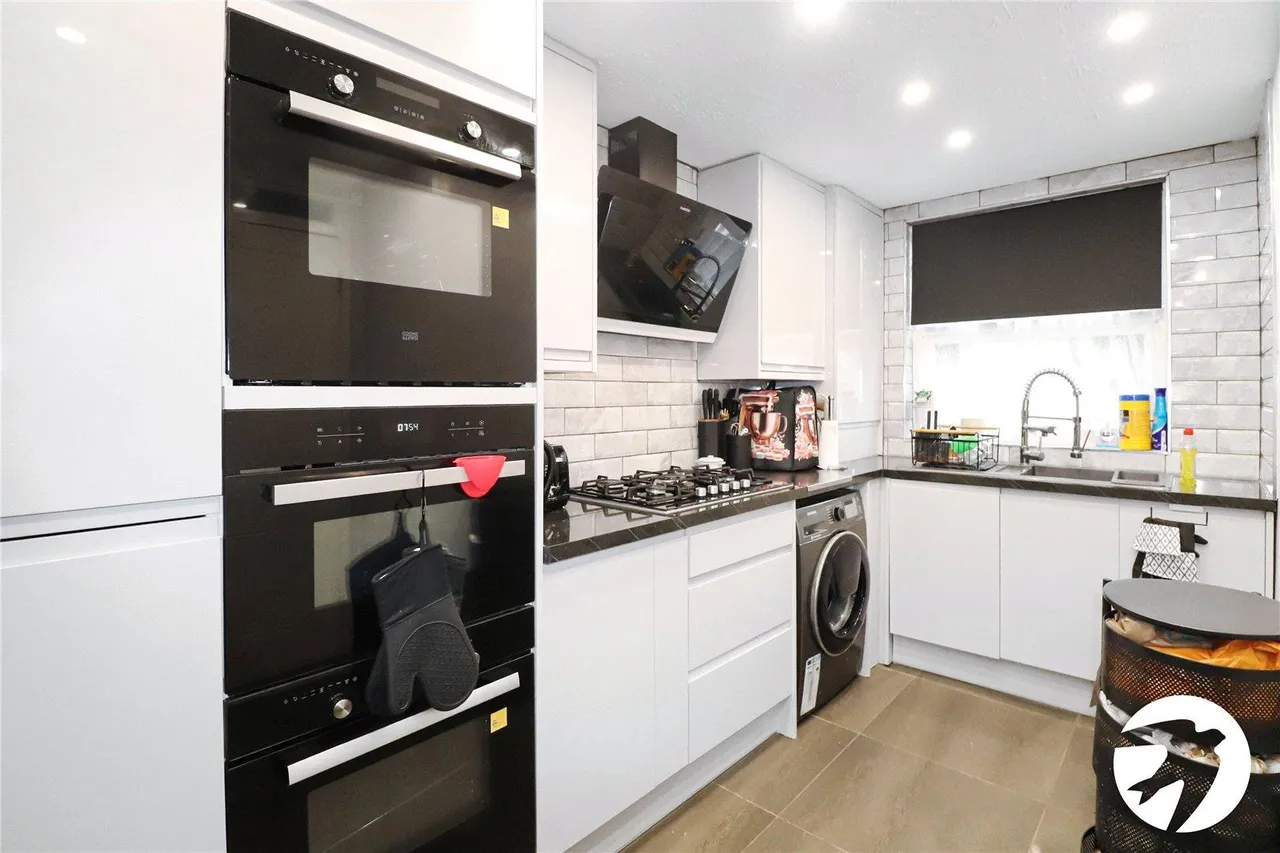 Northwood Place, DA18, photo 10