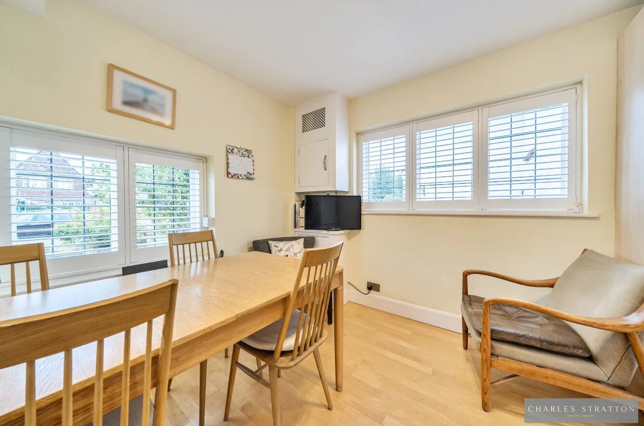 Meadway, Romford, RM2, photo 12
