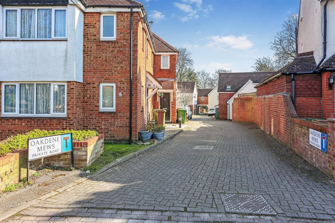2 bed house for sale — Oakdene Mews, Sutton, SM3 9LE