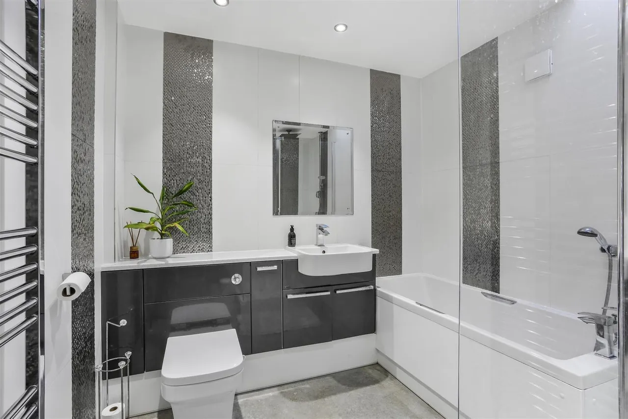 Oakdene Mews, Sutton, SM3 9LE, photo 5