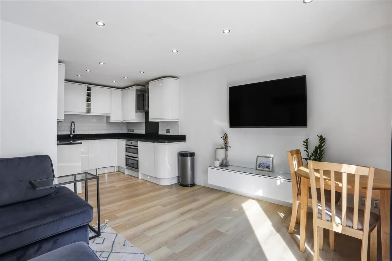 Oakdene Mews, Sutton, SM3 9LE, photo 3