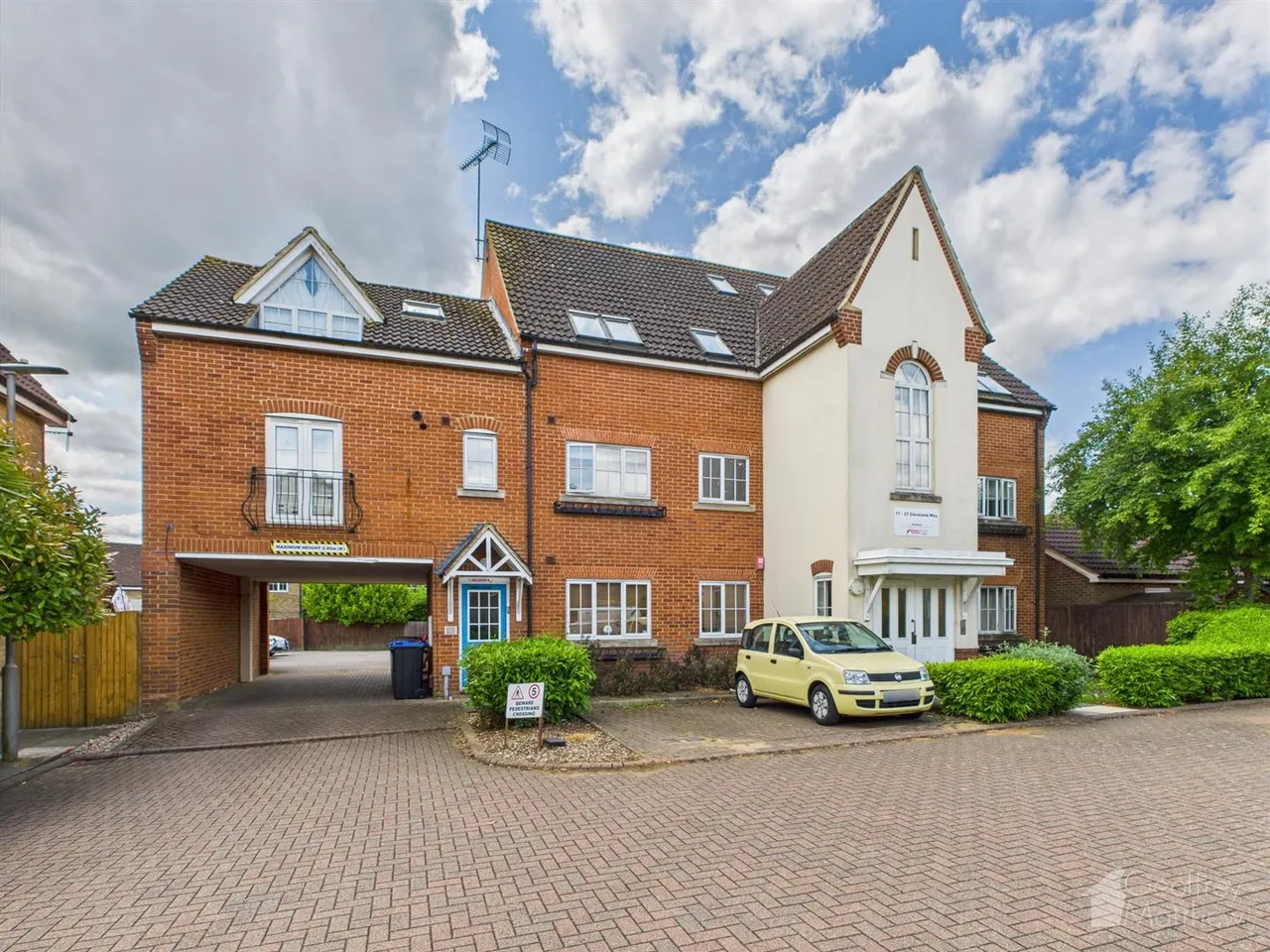 2 bed flat to rent — Cleveland Way, Great Ashby, SG1
