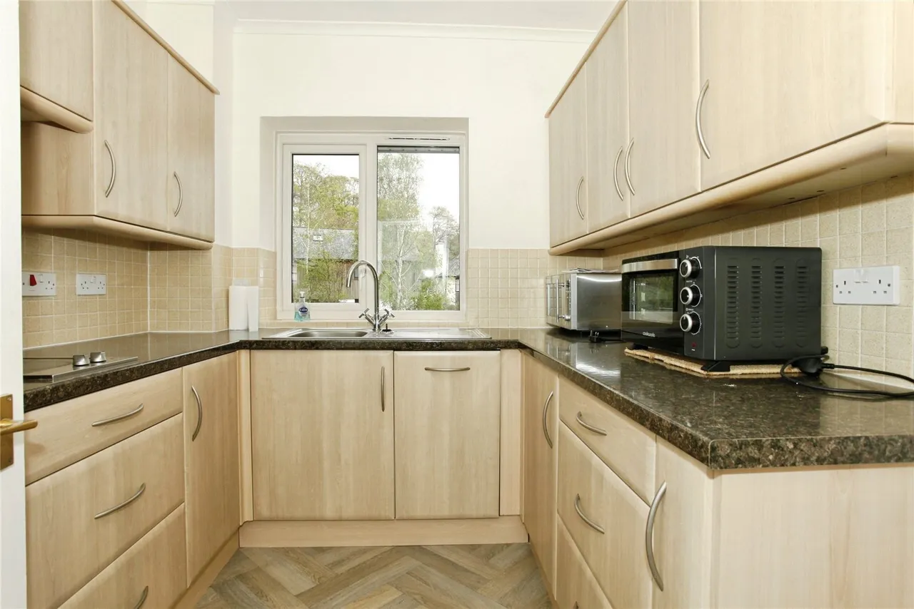 Penhaligon Court, Truro, TR1, photo 2