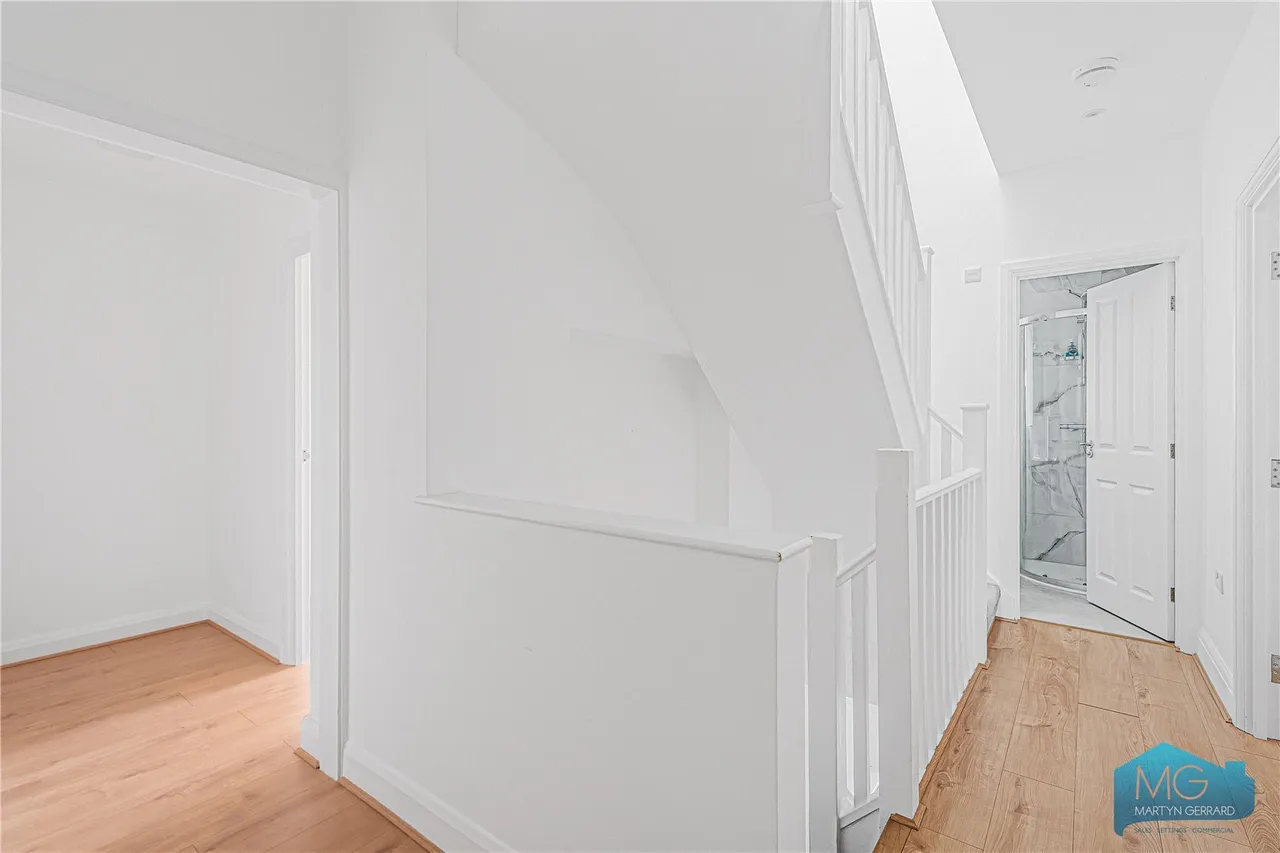 Abbots Gardens, London, N2, photo 20